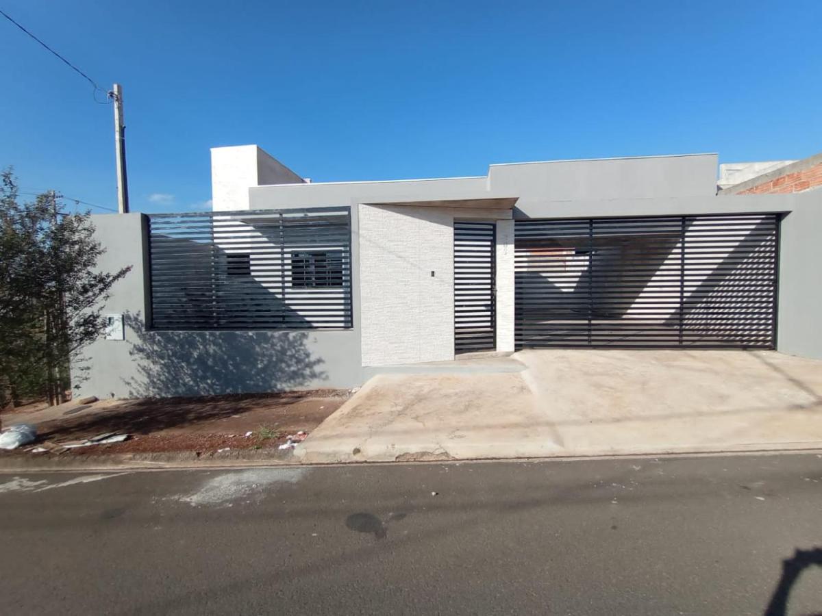 Casa Grande Em Arapongas Villa Exterior photo